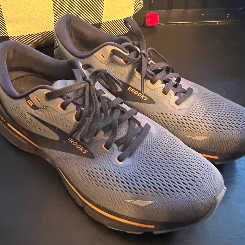 Mens Brooks shoes